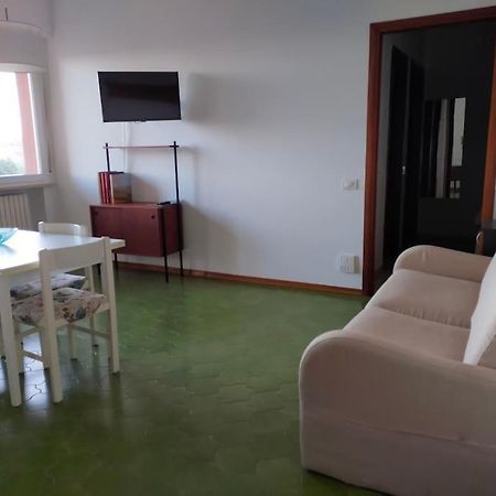 Casa Di Baia Apartment เปซาโร ภายนอก รูปภาพ