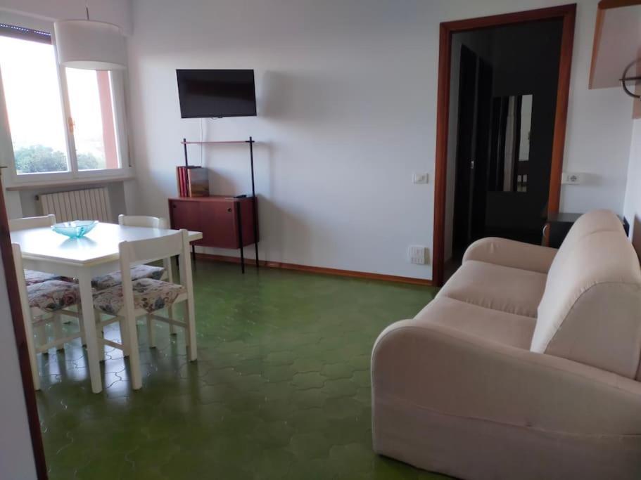 Casa Di Baia Apartment เปซาโร ภายนอก รูปภาพ